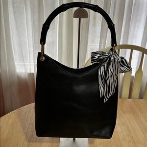 Gucci EUC Black Leather Women's Bag